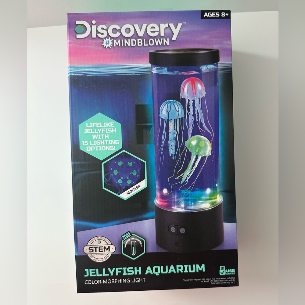 Discovery Mindblown Jellyfish Aquarium w/Color Morphing Light & Remote Control